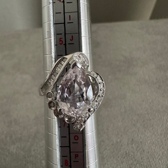 CZ fashion cocktail ring! - Picture 10 of 10